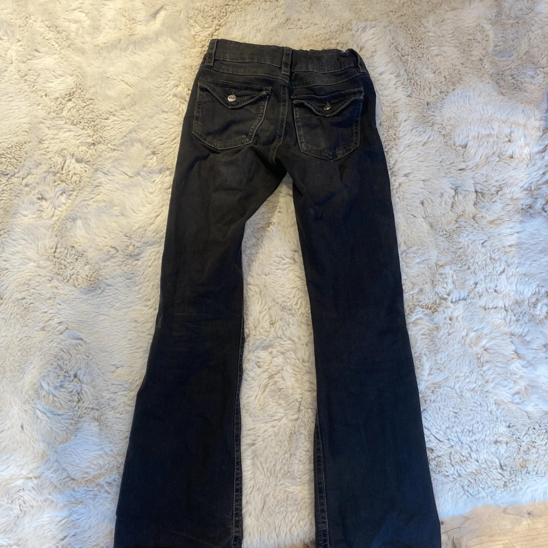 Svarta bootcut jeans - 1