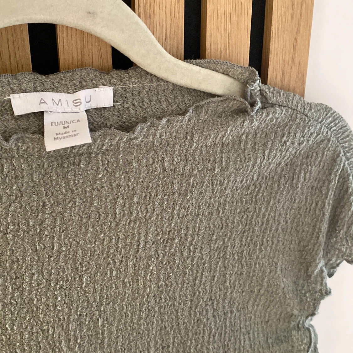 Grön ribbad topp  - 1