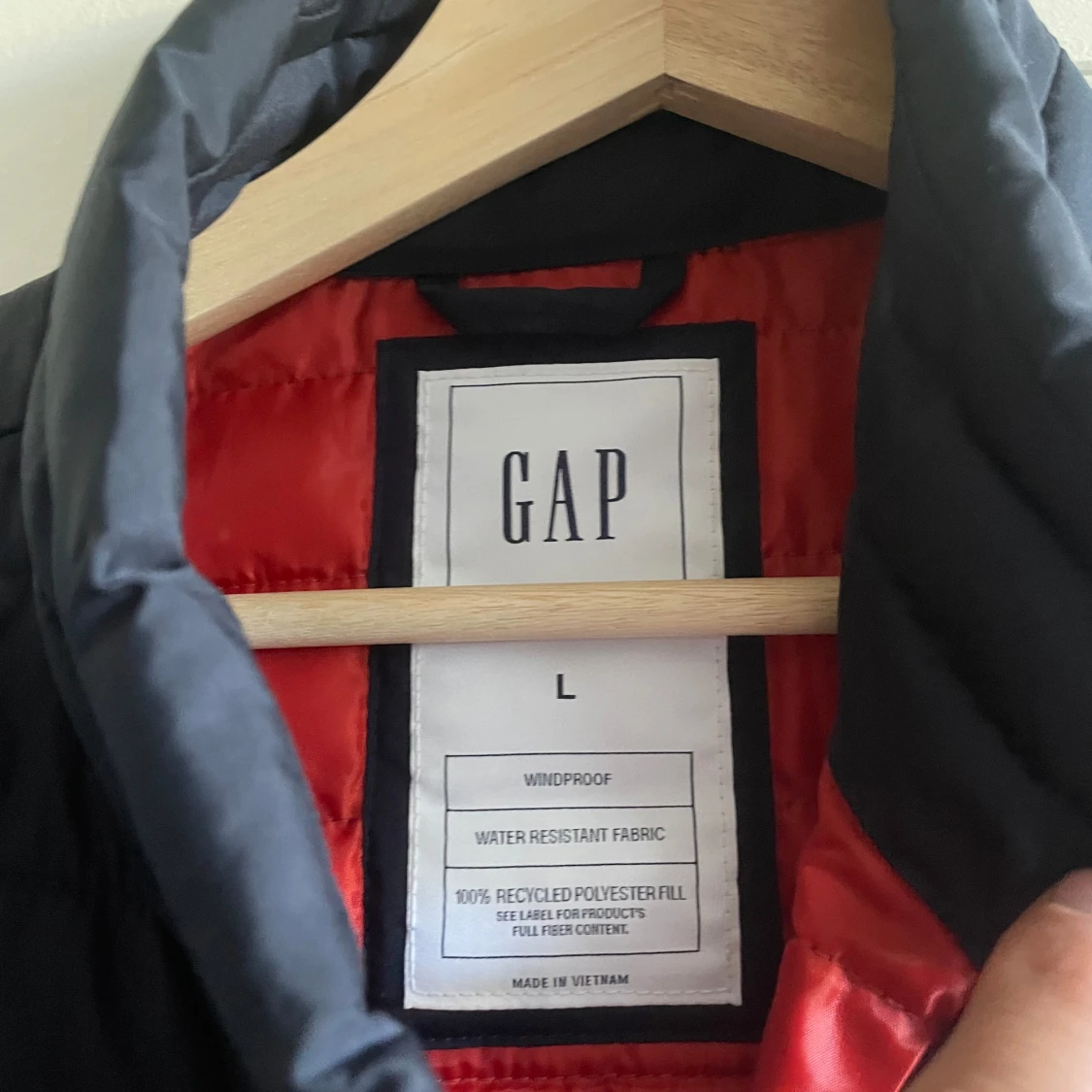 Mörkblå quiltad dunväst från GAP - 2