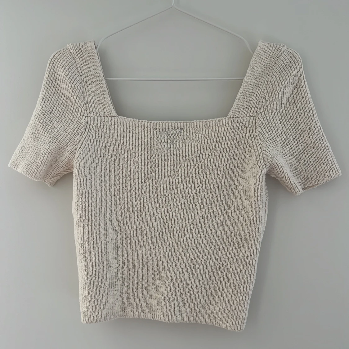 Beige stickad topp från Lindex - 1