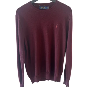 RALPH LAUREN MERINOULL TRÖJA - Ralph Lauren tröja - Storlek L - 100% merinoull - Mycket fint skick - hör av er vid minsta fundering // Deluxecloset 