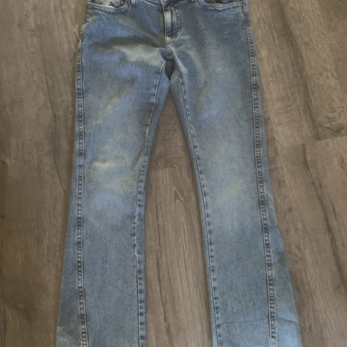 Perfekt ljusblå bootcut jeans stl 38