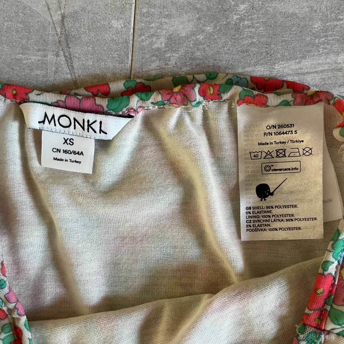 Blommig långkjol med slits från Monki - 3