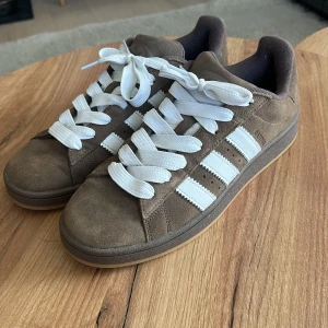 Adidas campus brun - Adidas campus herr brun. Säljs i använt skick