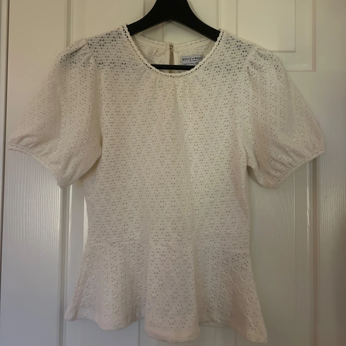 Vit blus från Holly & Whyte