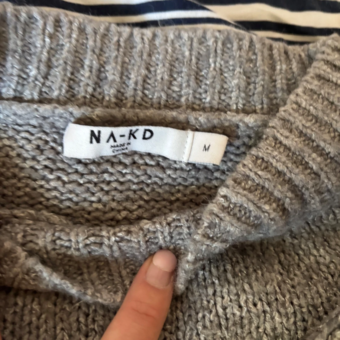 Grå stickad tröja från NA-KD - 2