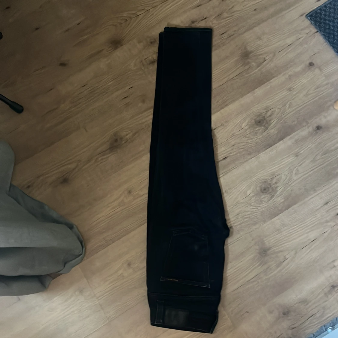 Svarta nudie jeans - 1