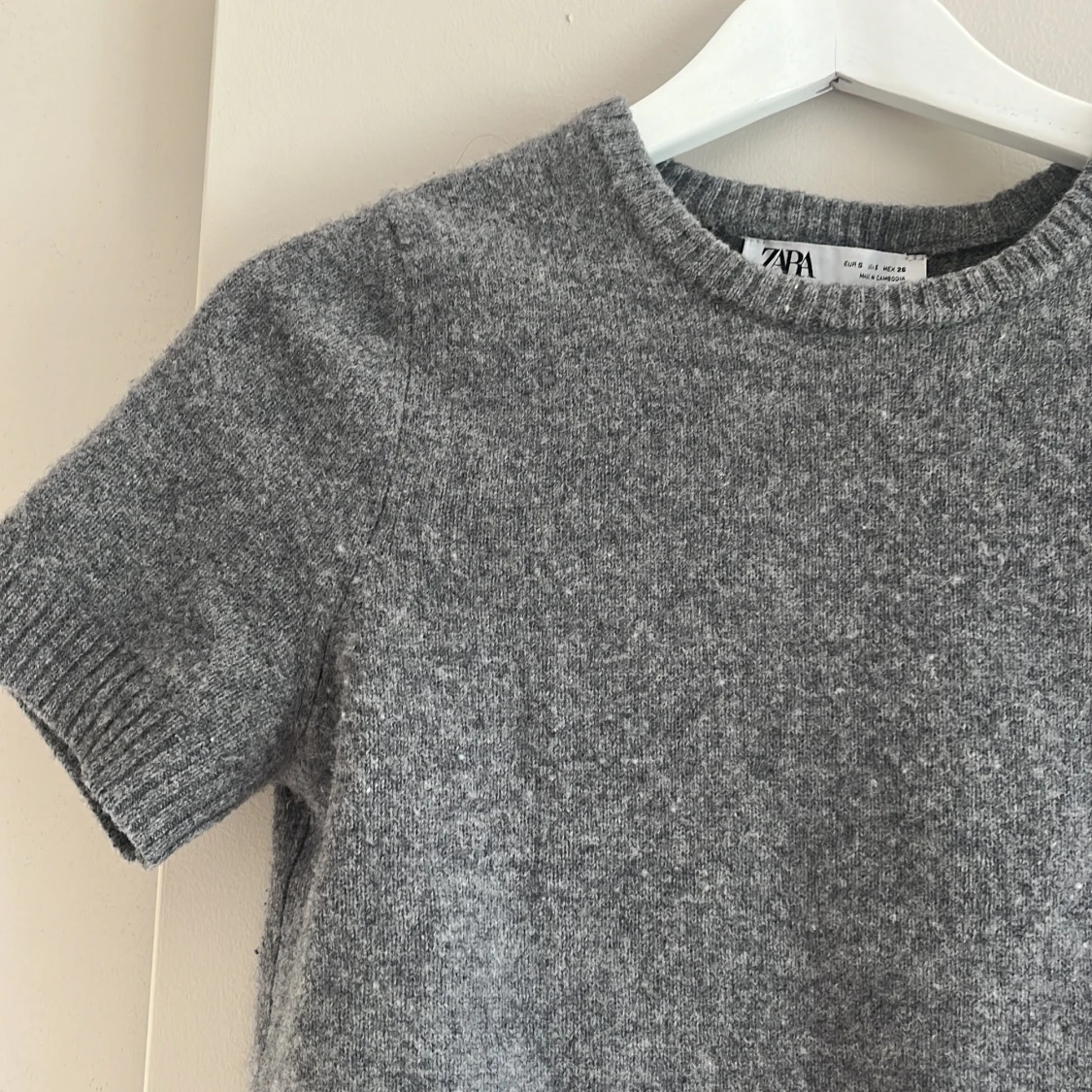 Grå stickad topp från Zara - 1