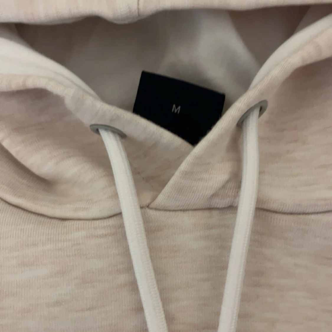 Beige hoodie från BOSS med logga - 2