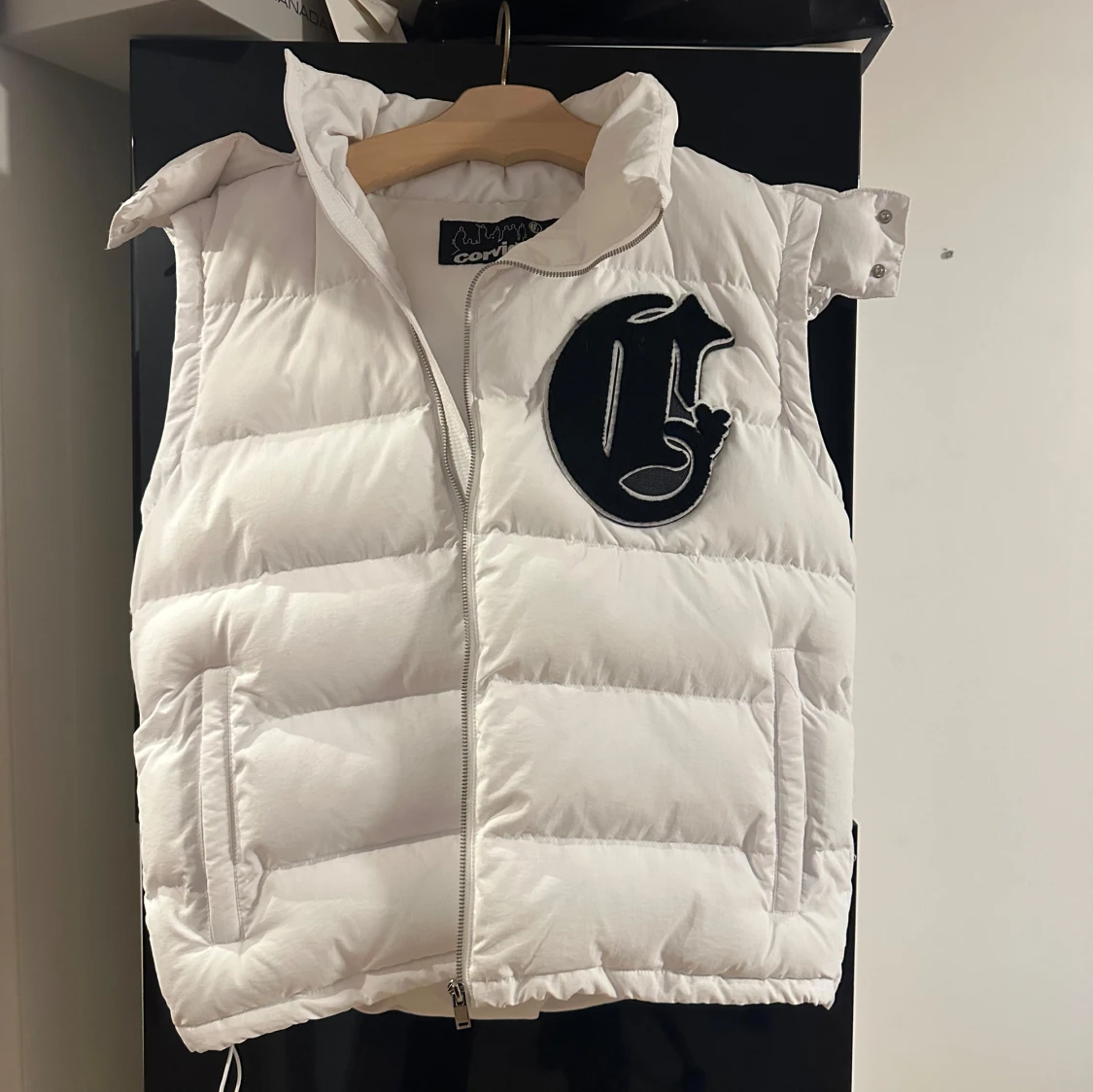 Vit jacka från Corvidaé med huva - 1