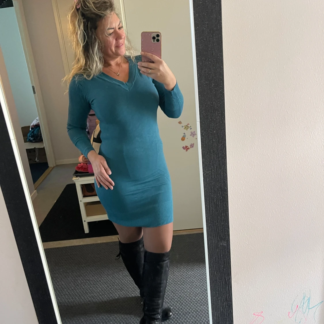 Turkos stickad kortklänning - 1