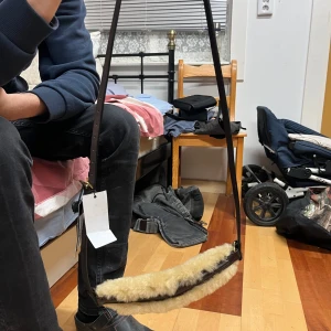 Brun remont nosgrimma med lamm päls - Oanvänd och jätte fin 