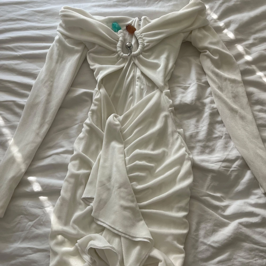 Vit offshoulder klänning Oh Polly - 3