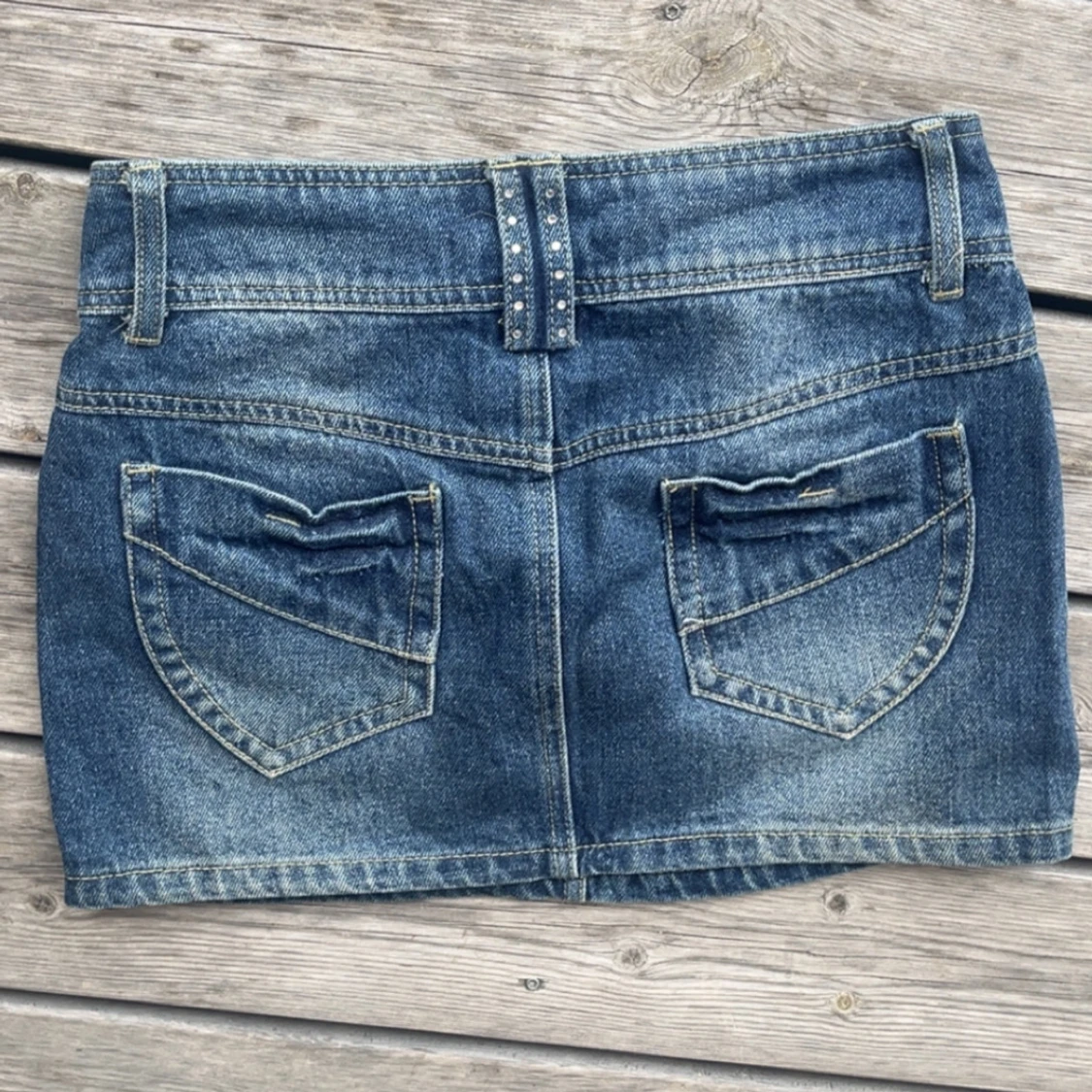 Supersöt vintage jeanskjol med diamanter