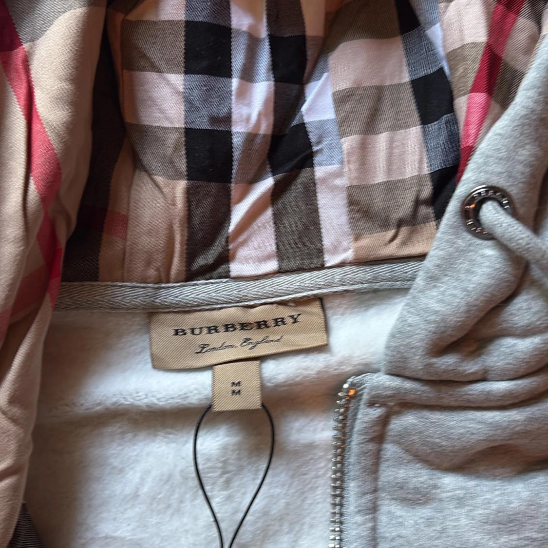 Grå hoodie från Burberry med dragkedja - 2