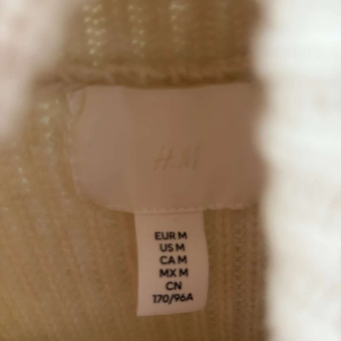 Vit stickad polotröja från H&M - 1