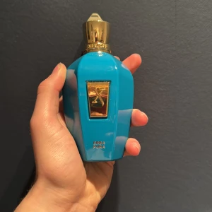 Xerjoff Erba Pura - Hjälper min kille sälja sin Xerjoff erba pura. Ca 70ml kvar i flaskan. Köpt på NK för 2800. Flaskan är 100ml i storlek. Perfekt unisex doft.