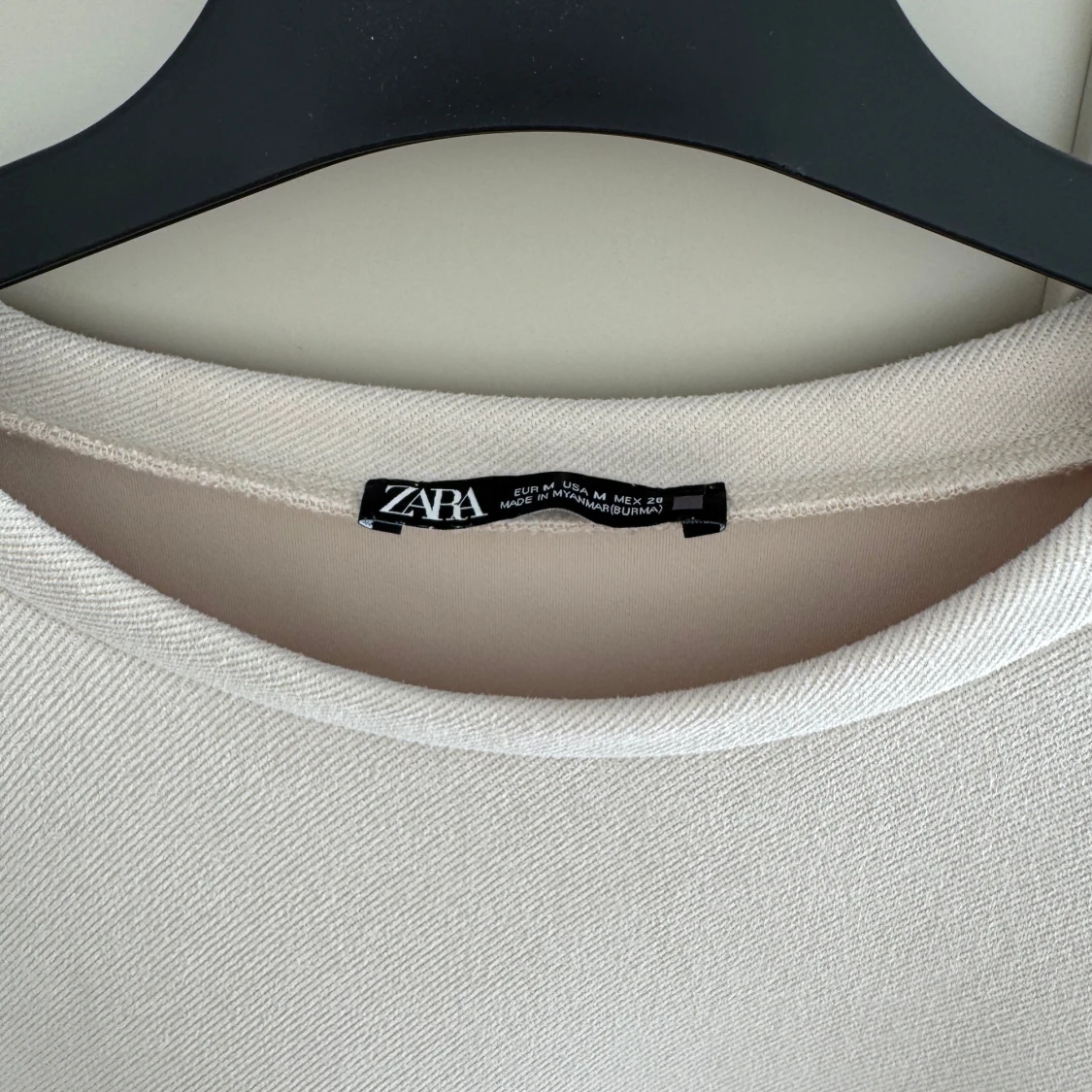 Beige klänning från Zara - 1