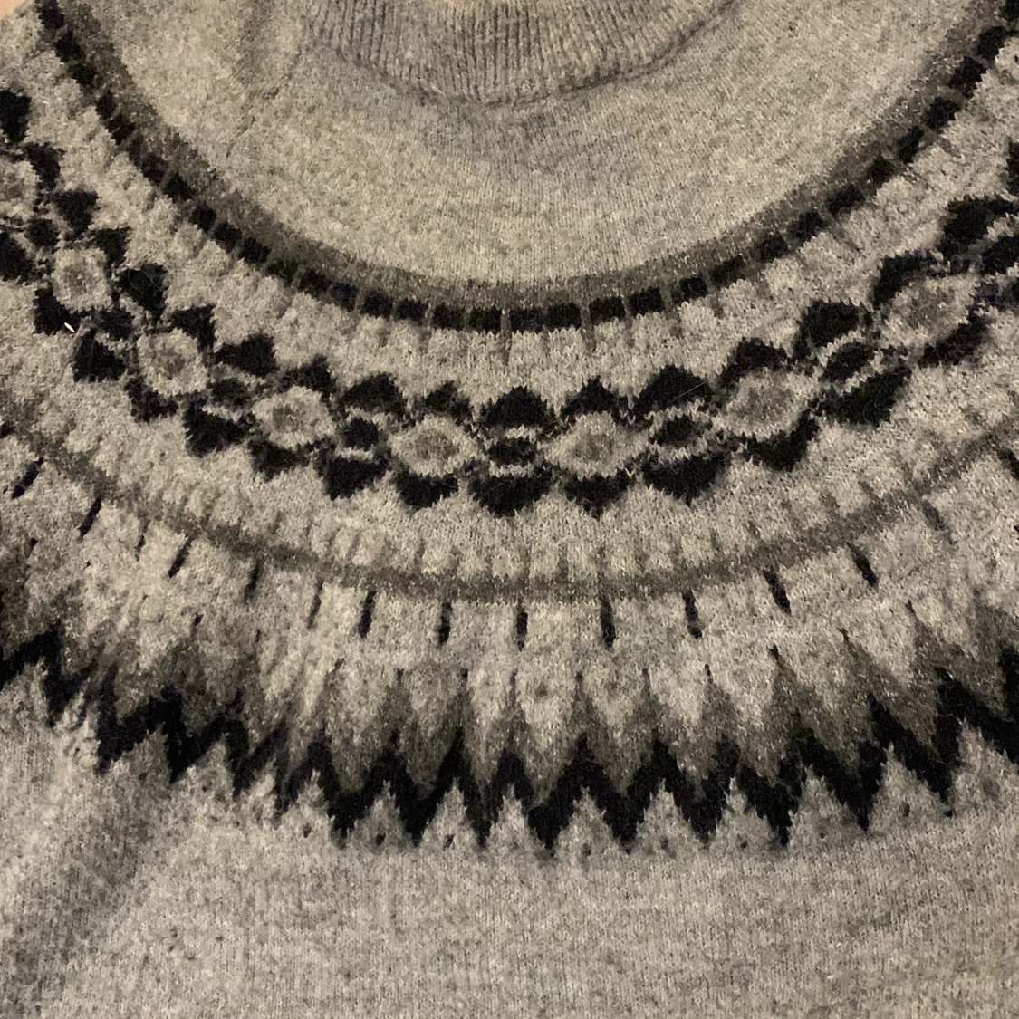 Grå stickad tröja från MyWearWoman - 2