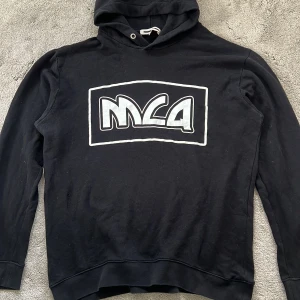 Alexander McQueen hoodie - Skick: 8/10, den har förlorat snöret och har två små hål - Storlek: XL men sitter mer som en L