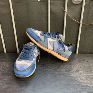 Valentino Ruckrunners - Valentino Garavani Rockrunners Skicket är 7/10 dustbag medföljer.