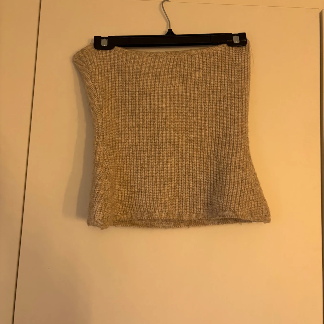 Beige ribbad tubtopp från Gina Tricot - 1