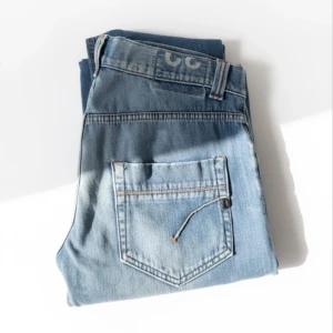 DONDUP JAR - Nya dondups med modellen Jar   Helt oanvända med inga deflekter osv               Skriv vid funderingar! 