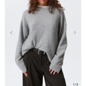 Stickad tröja  - Så fin stickad tröja från Weekday som tyvärr inte kommer till användning! Endast använd en gång ♥️