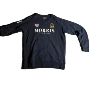 Mörkblå tröja Morris - Snygg mörkblå tröja från Morris. Storlek L. Väldigt bra skick. Hör av er vid frågor🙌