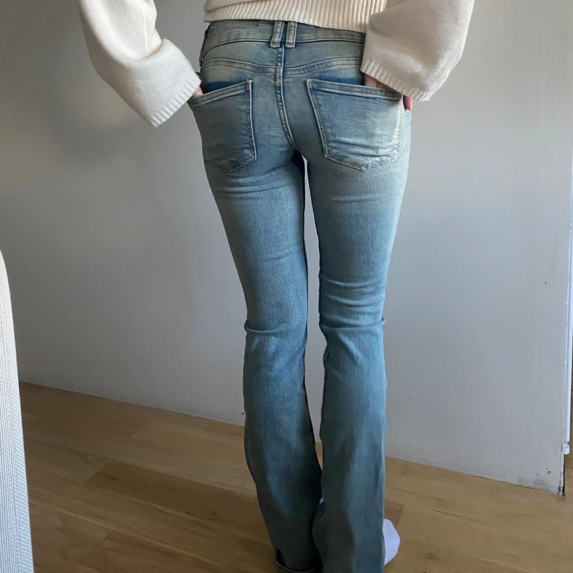 Ljusblå bootcut jeans - 1