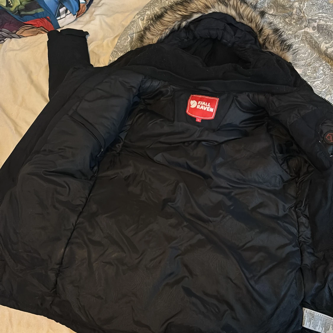 Svart parkajacka från Fjällräven - 1