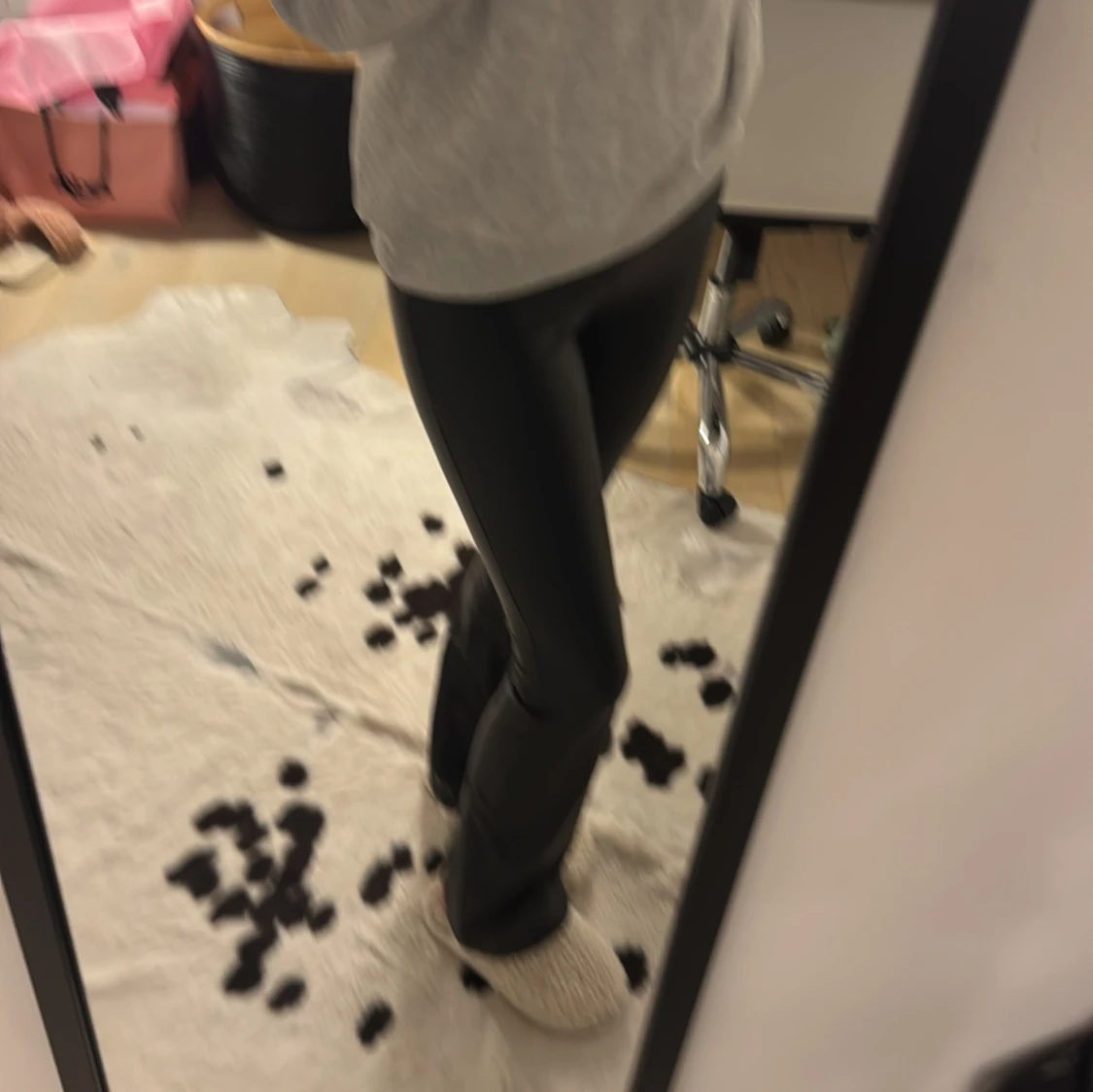 Svarta bootcut skinbyxor - 2