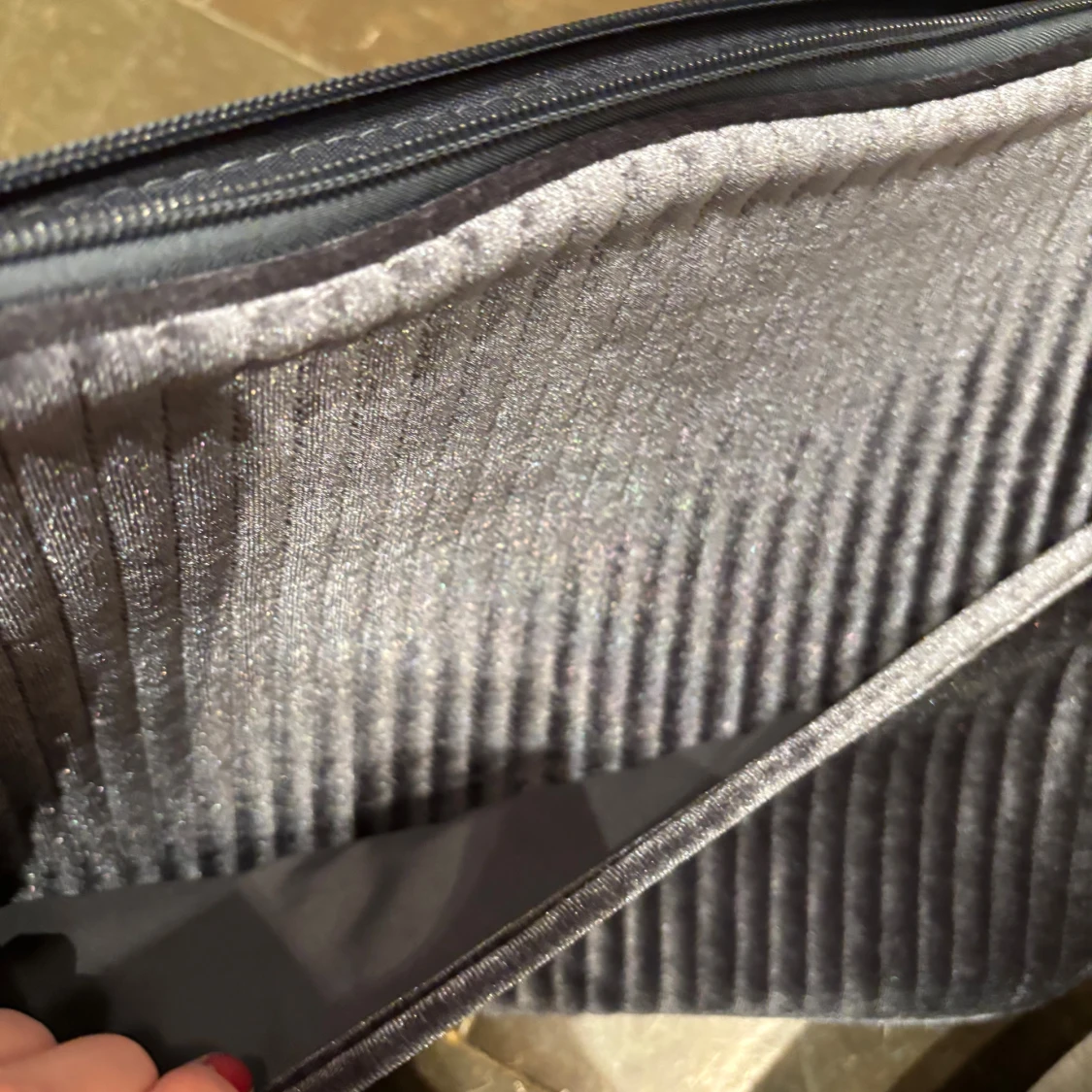 Datorfodral i sammet Mango - 2