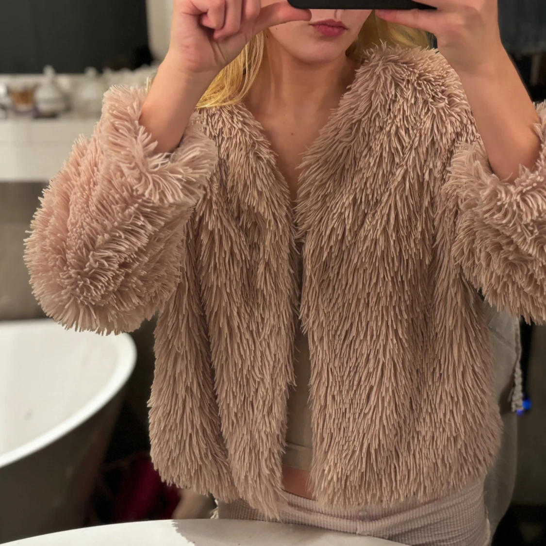 Beige fluffig pälsjacka - 1