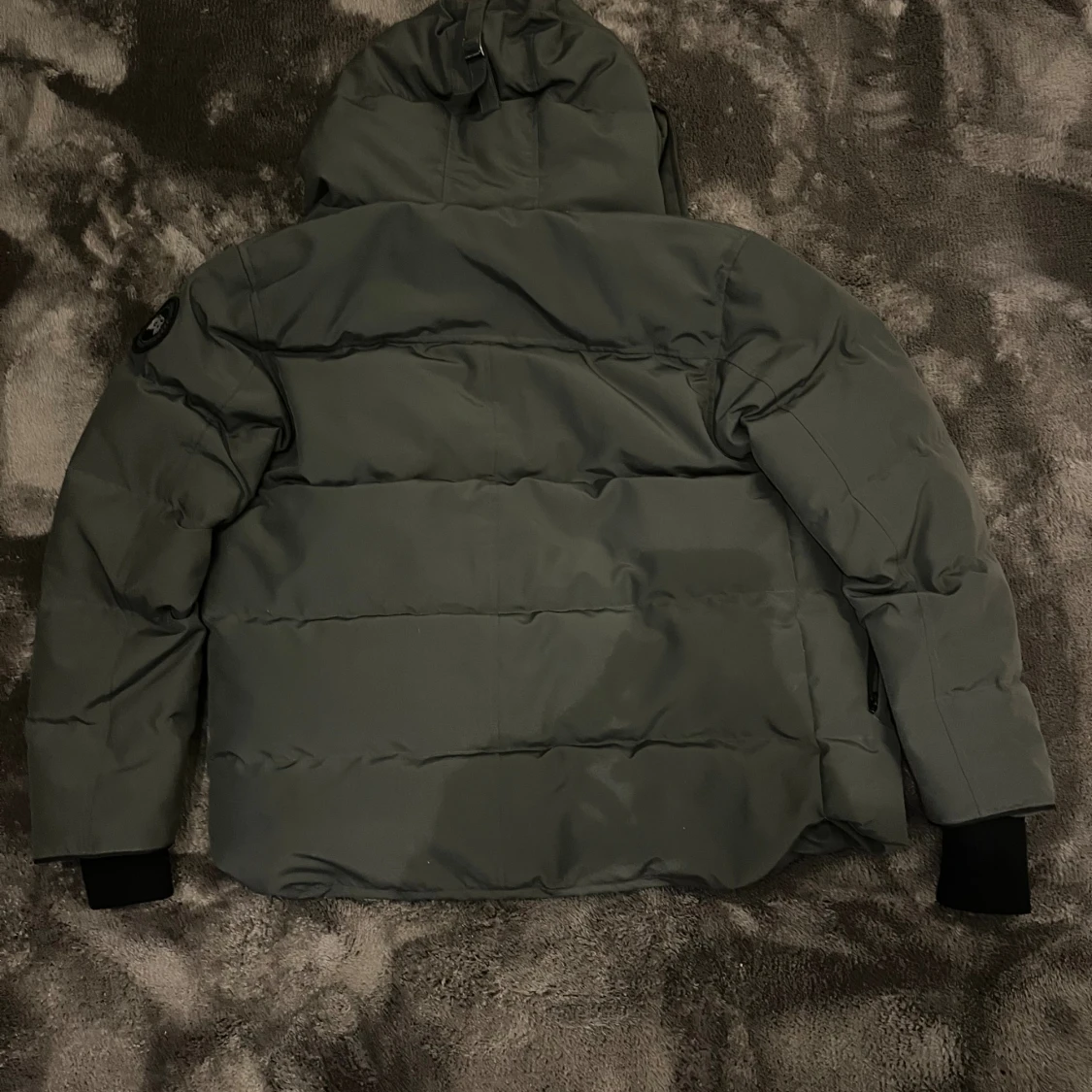 Grå pufferjacka från Canada Goose - 3