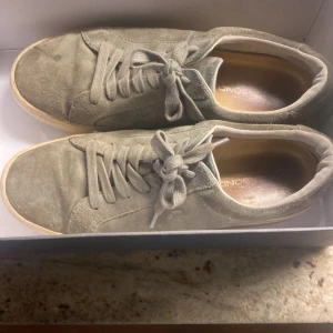 Vagabond Paul 2.0 - Skick:7/10 Liten vattenskada längst fram på skon men går att ta bort. Kan sänka priset vid snabb affär. Såklart äkta.