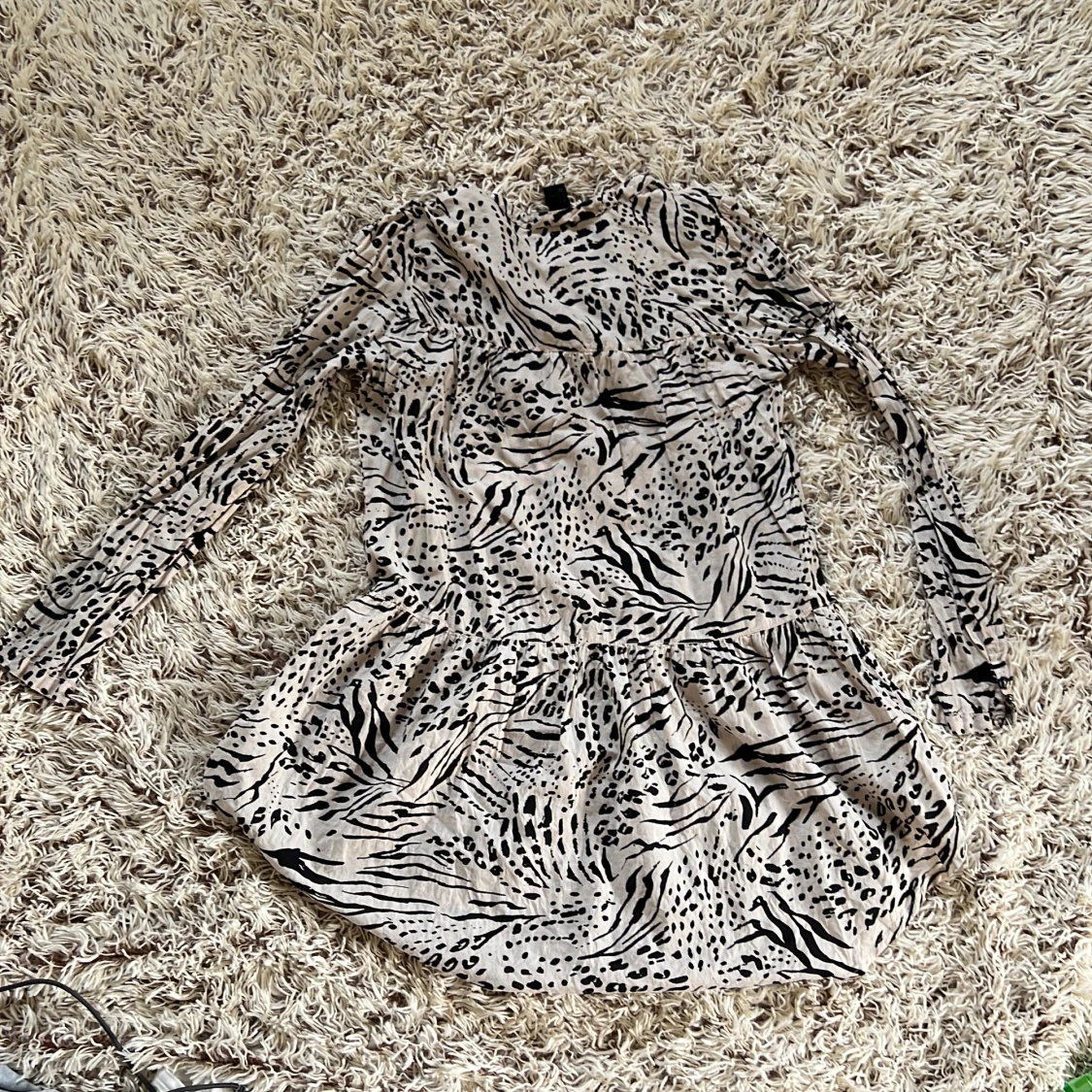 Beige/rosa och svart leopard blus från H&M - 1