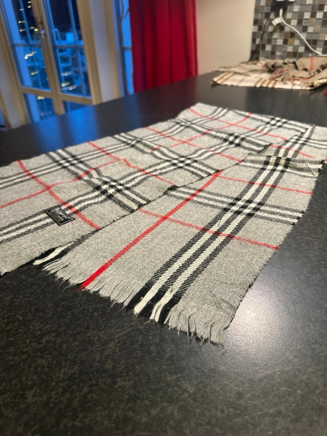 Grå rutig Burberrys kashmir - 2