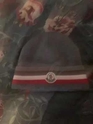 Mössa  - Som  ny är inte använd 