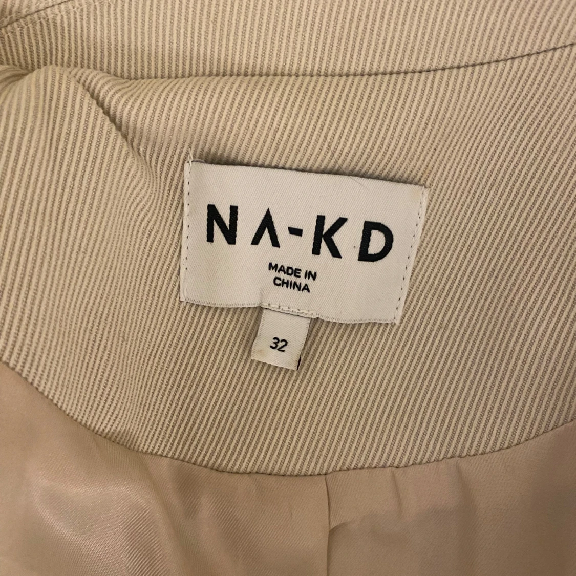 Beige kavaj från NA-KD - 3