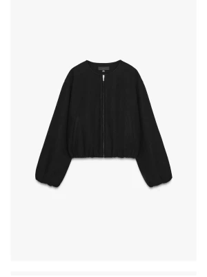 Svart croppad bomberjacka från Zara - Super fin jacka ifrån Zara, bara använd 1 gång! 