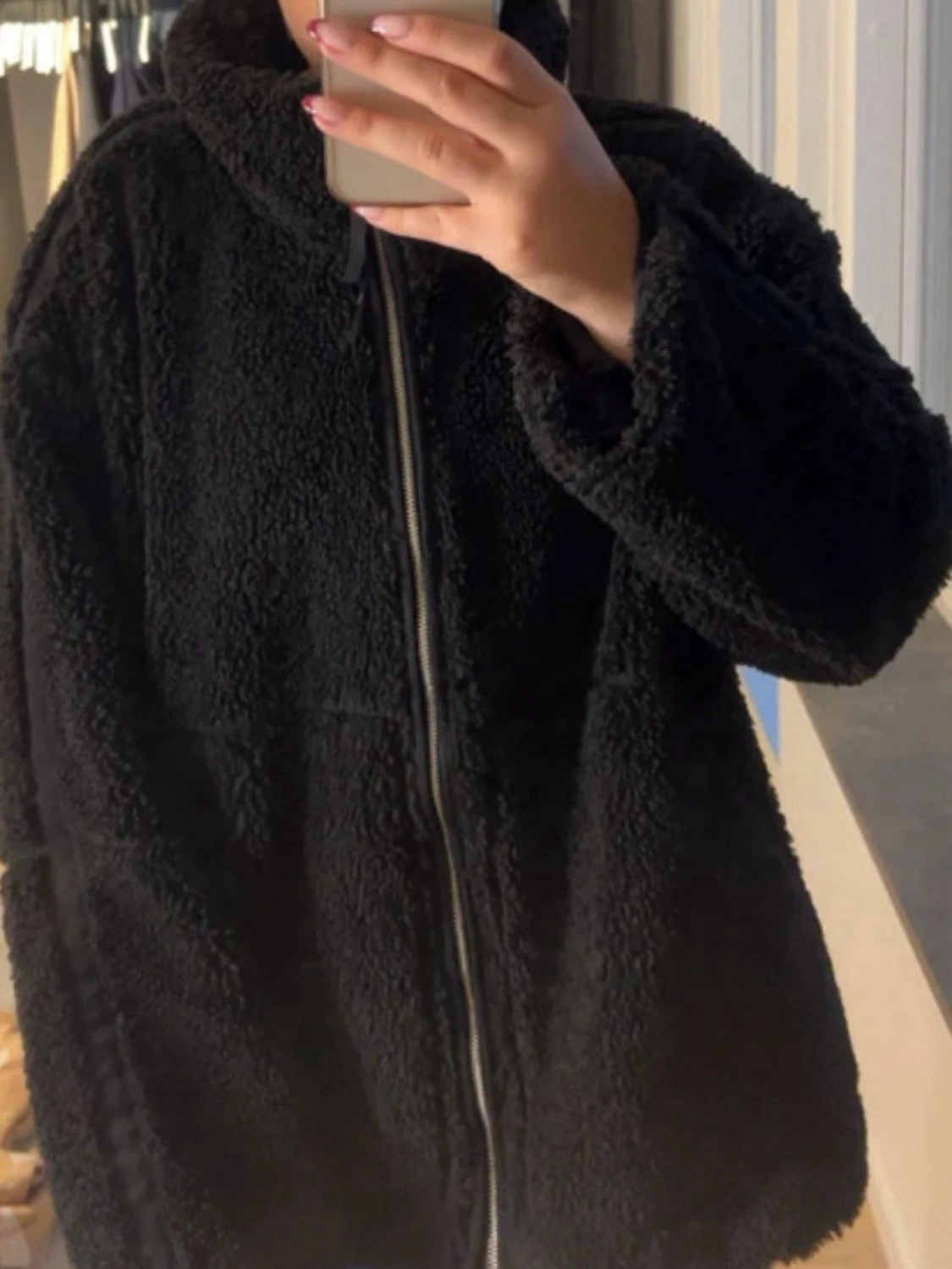 Svart teddyjacka med dragkedja