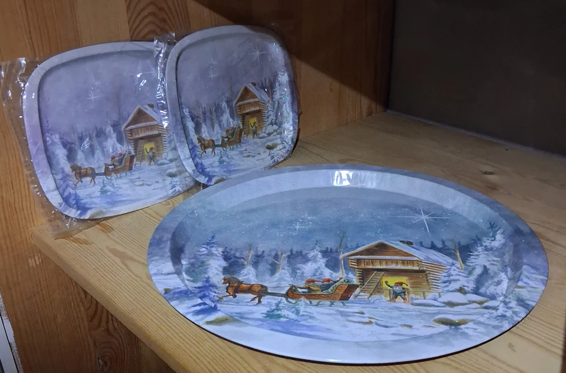 Plåtbrickor med Julmotiv 