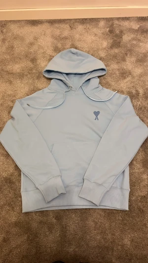 Ami hoodie  - Helt ny, storlek S