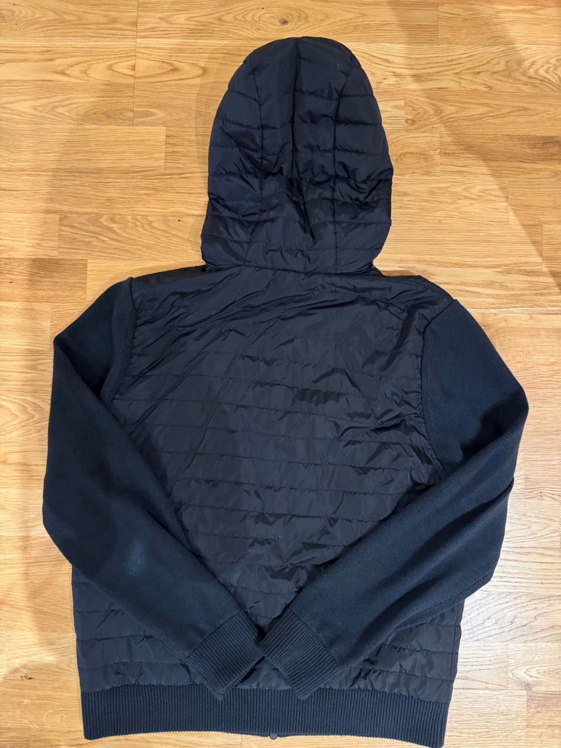 Mörkblå hybridjacka från J.Lindeberg - 2