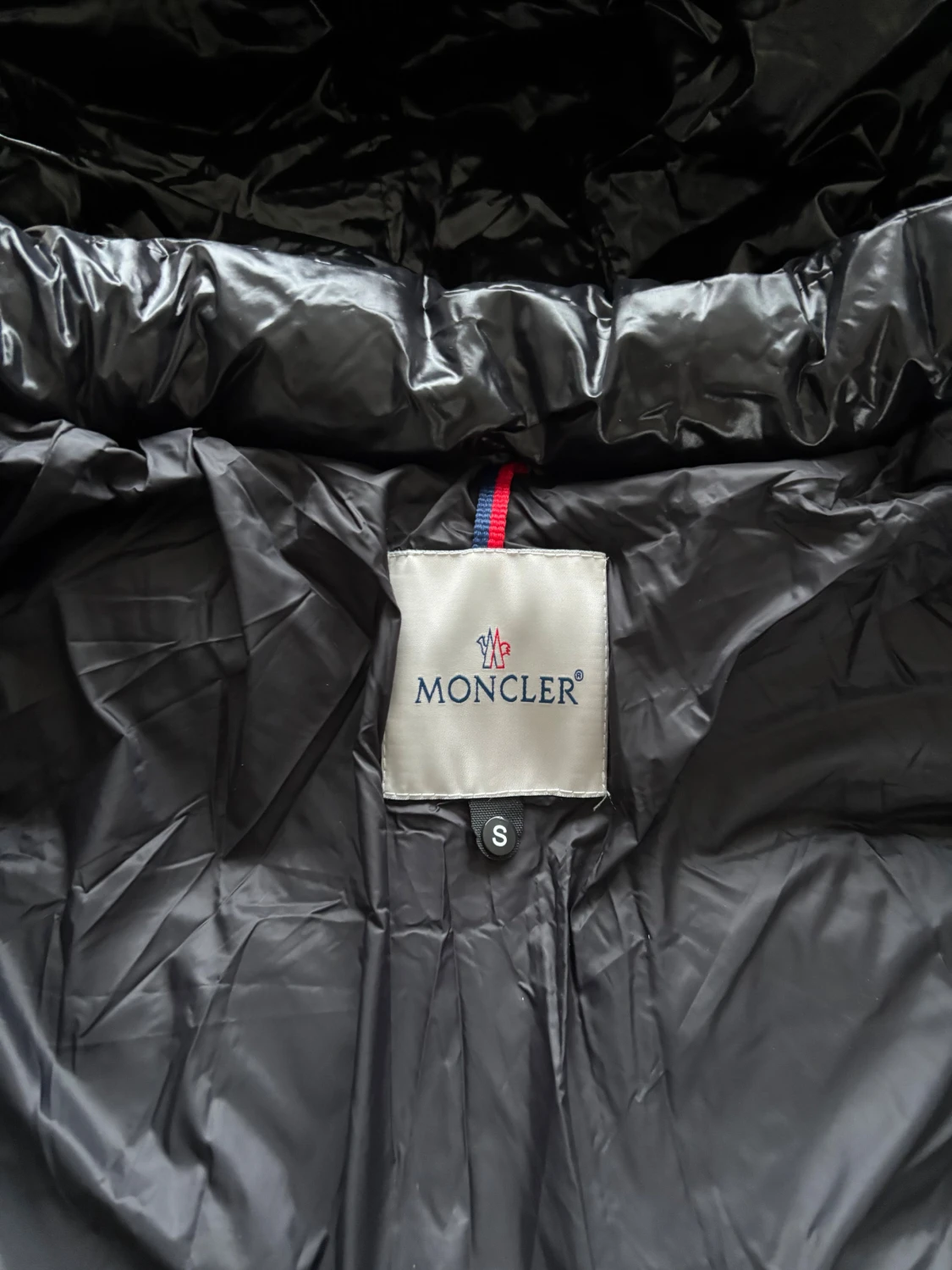 Svart Moncler pufferjacka med huva - 3