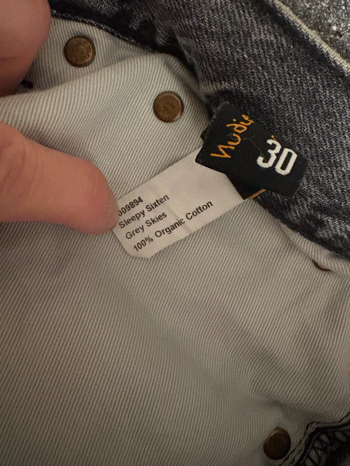 Gråa nudie jeans - 4