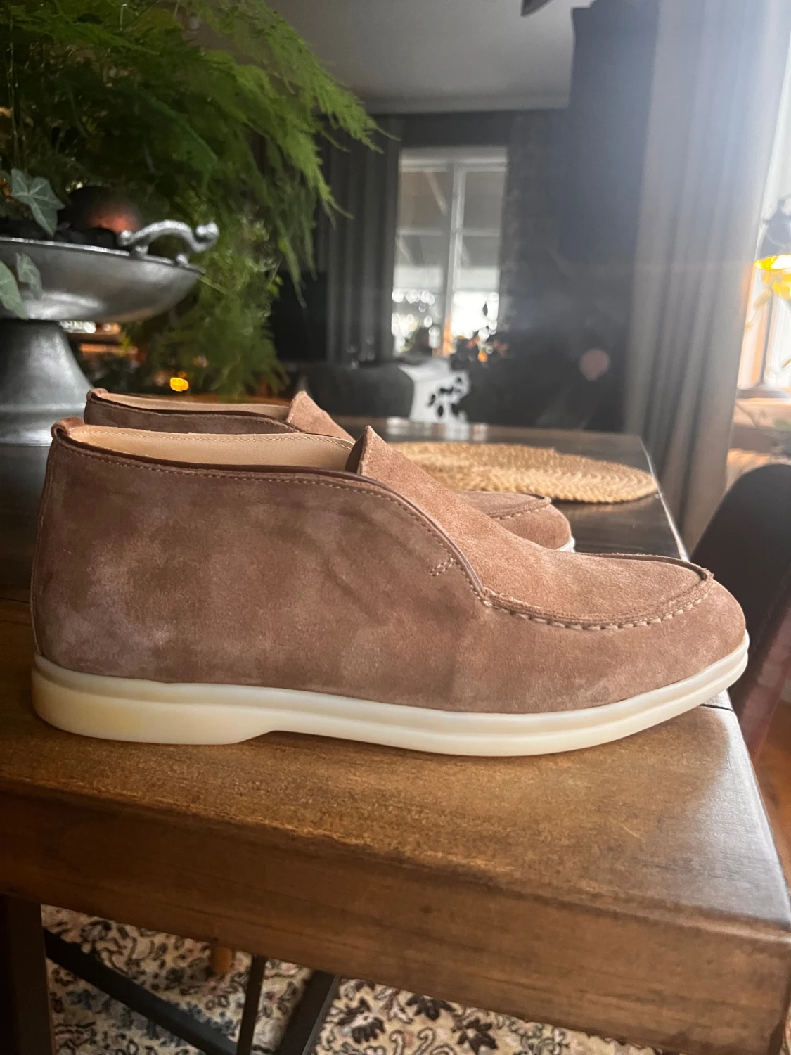 Bruna Loro Piana mockaloafers med vit sula  - 1