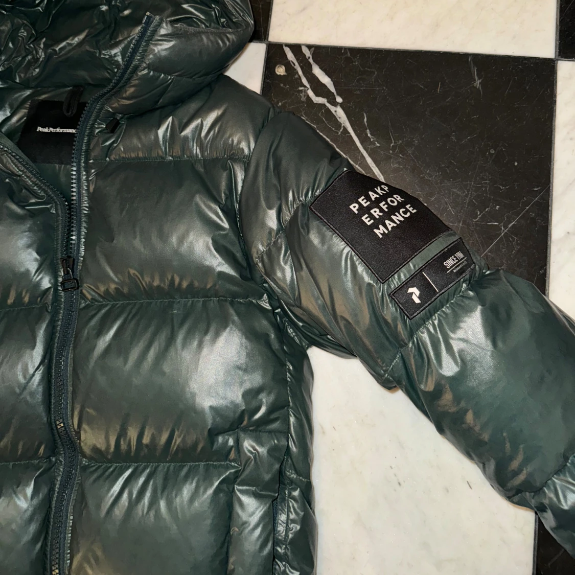 Mörkgrön Peak Performance pufferjacka - 2