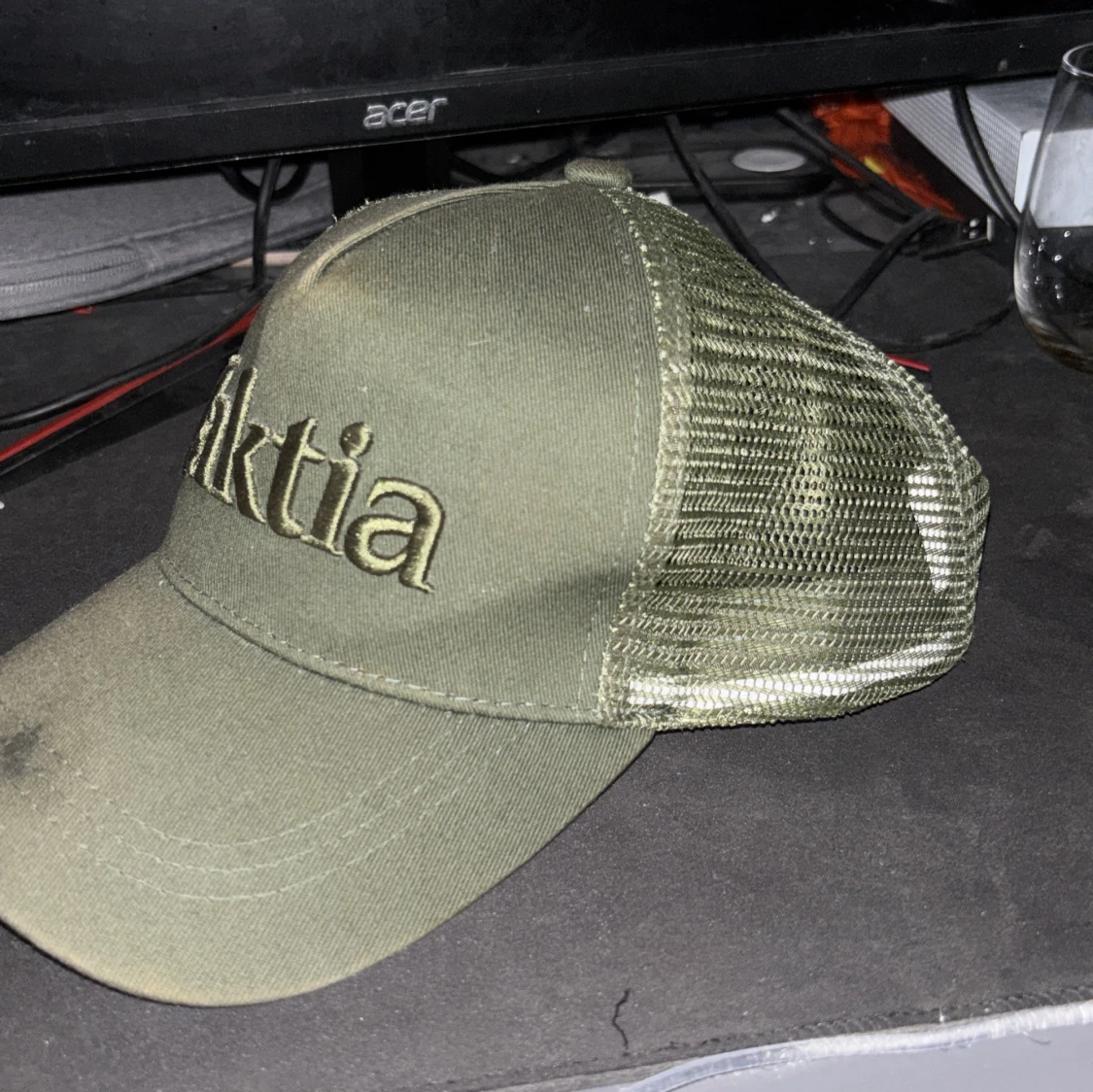 Olivgrön Jaktia keps med mesh - 1